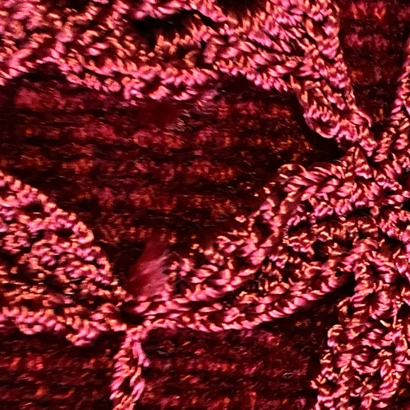 Radzoli Deep Red Chenille Dainty Crochet Flower Detail Cozy Holiday Sweater-Sz-L - Picture 16 of 16